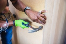 handyman-3546195_1920.jpg